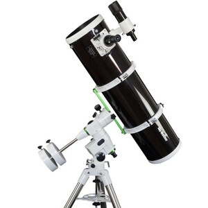 Le Skywatcher N 200/1000 Explorer 200P EQ5 est un télescope pour débutant très puissant